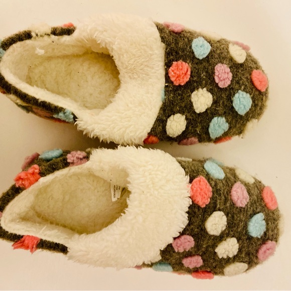 Kids slippers size 13/1 - Picture 10 of 10